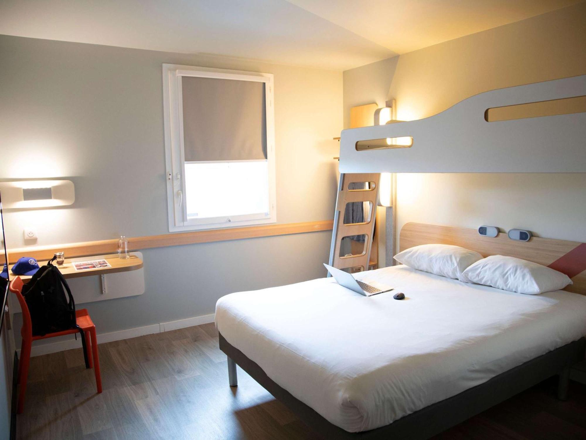 Ibis Budget Saint Quentin Yvelines - Velodrome Montigny-le-Bretonneux Exterior foto