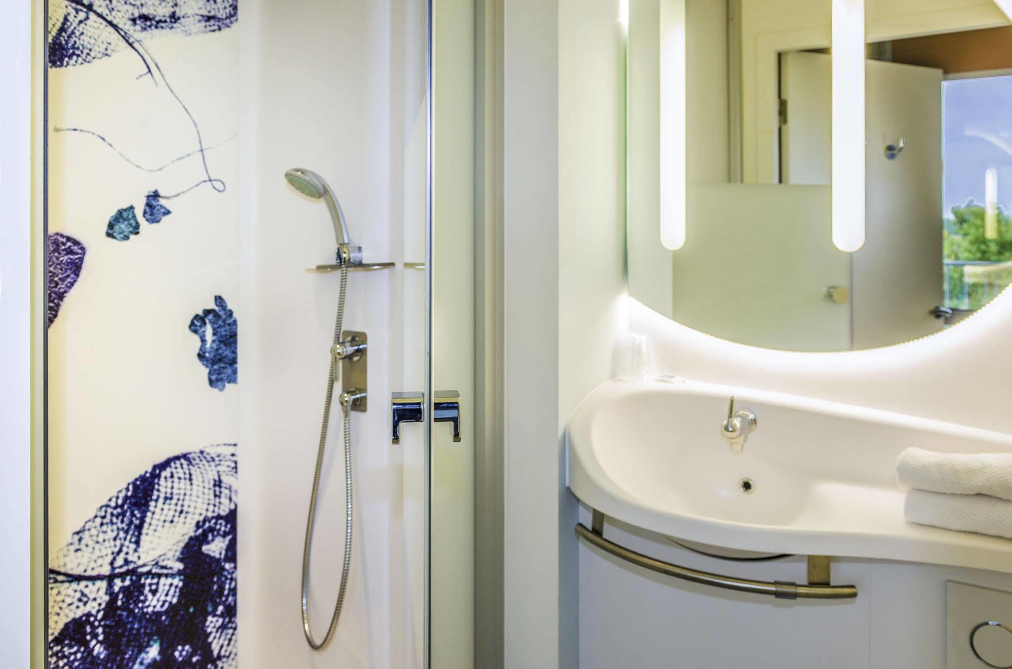 Ibis Budget Saint Quentin Yvelines - Velodrome Montigny-le-Bretonneux Exterior foto